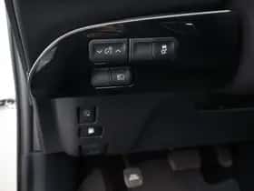 Toyota Prius (2018) thumbnail 8
