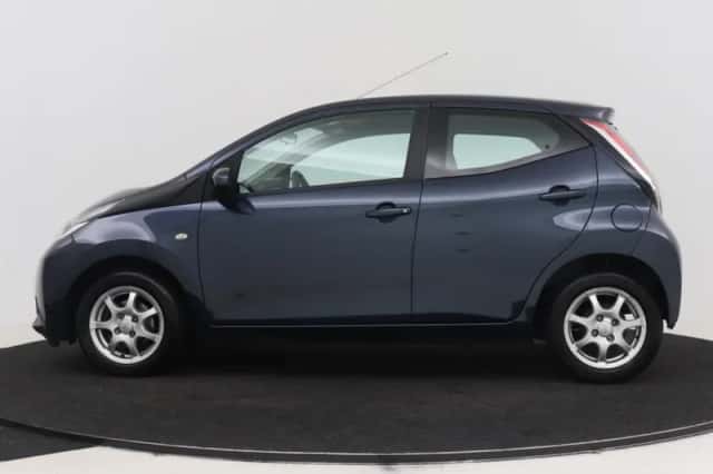 Toyota Aygo (2015) thumbnail 3