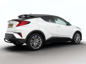 Toyota C-HR (2021) thumbnail 2