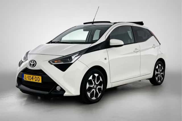 Toyota Aygo (2021) thumbnail 1