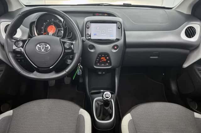 Toyota Aygo (2021) thumbnail 5
