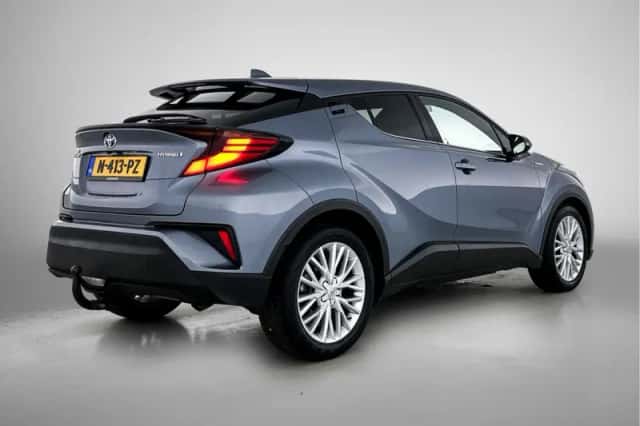 Toyota C-HR (2021) thumbnail 2