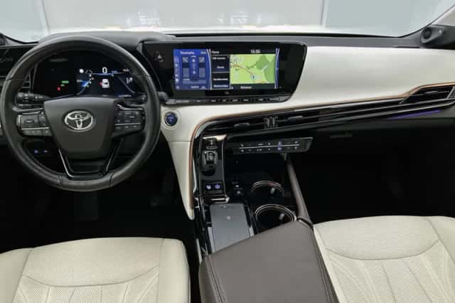 Toyota Mirai (2023) thumbnail 5