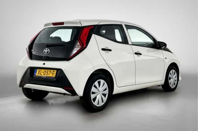 Toyota Aygo (2019) thumbnail 2