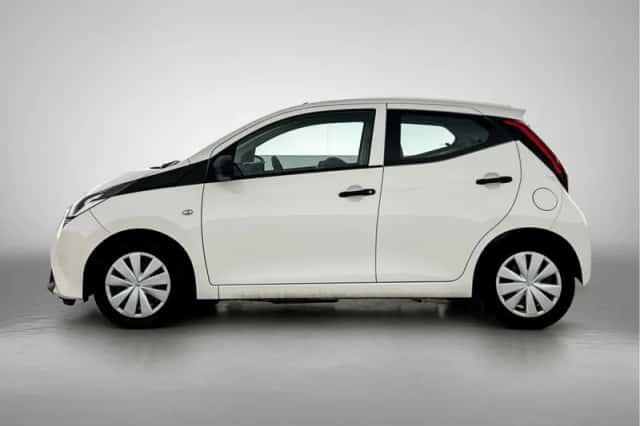 Toyota Aygo (2019) thumbnail 3