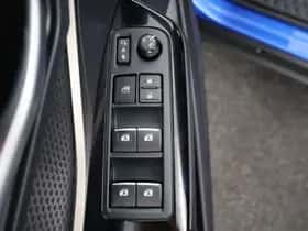 Toyota C-HR (2019) thumbnail 6