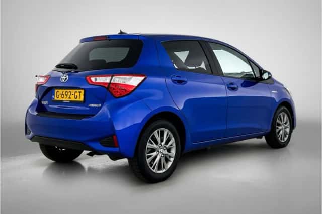 Toyota Yaris (2019) thumbnail 2