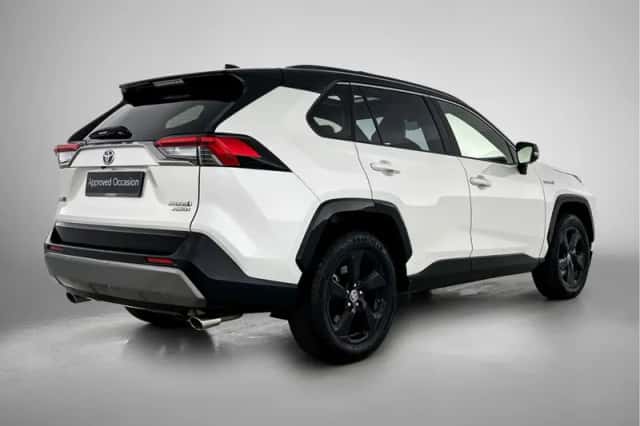 Toyota RAV4 (2021) thumbnail 2