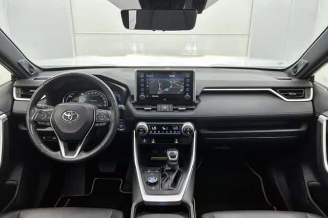 Toyota RAV4 (2021) thumbnail 4
