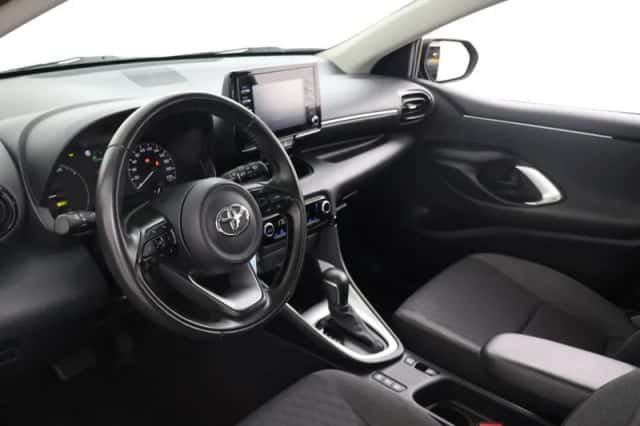 Toyota Yaris (2022) thumbnail 5