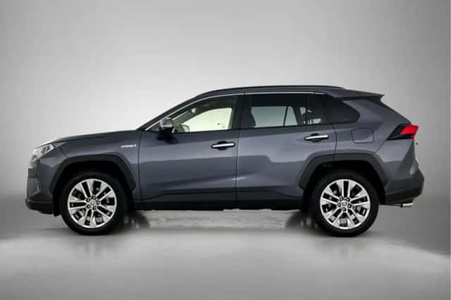 Toyota RAV4 (2021) thumbnail 3