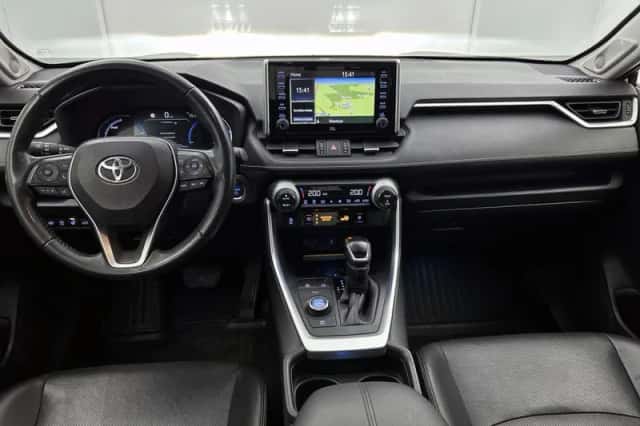 Toyota RAV4 (2021) thumbnail 4
