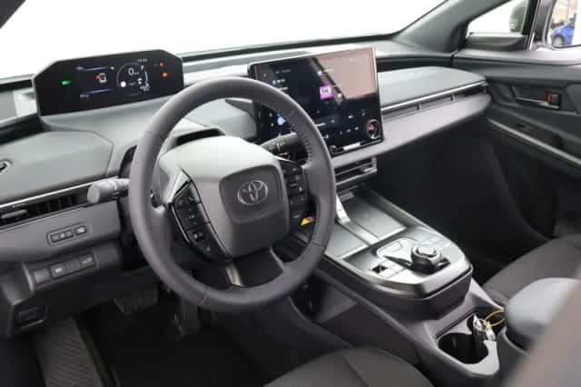 Toyota C-HR+ (2026) thumbnail 5