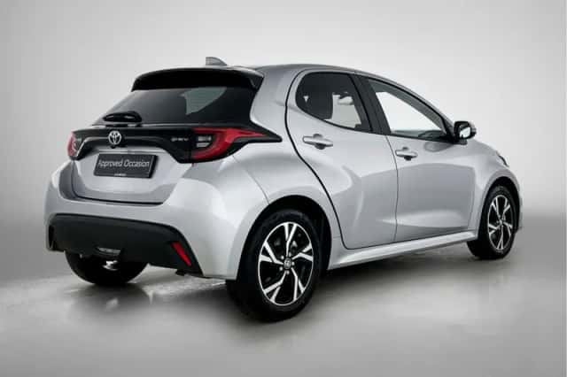 Toyota Yaris (2025) thumbnail 2