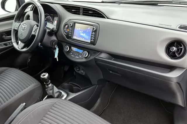 Toyota Yaris (2018) thumbnail 6