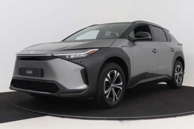 Toyota bZ4X (2025) thumbnail 1