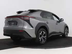Toyota bZ4X (2025) thumbnail 3