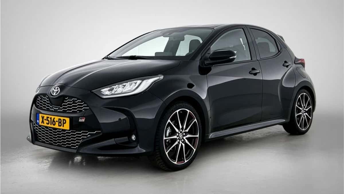 Toyota Yaris (2023) — foto 1