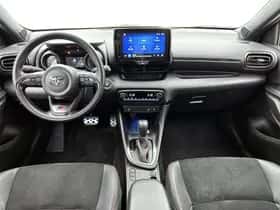 Toyota Yaris (2023) thumbnail 4