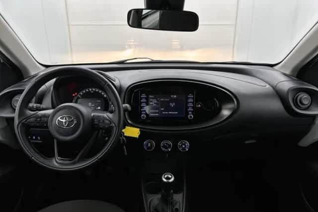 Toyota Aygo (2023) thumbnail 4