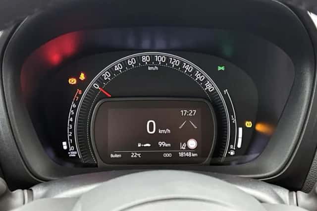 Toyota Aygo (2023) thumbnail 5