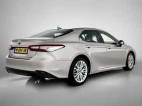 Toyota Camry (2020) thumbnail 2