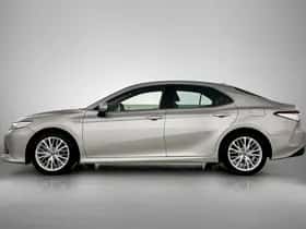 Toyota Camry (2020) thumbnail 3