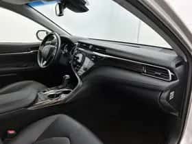 Toyota Camry (2020) thumbnail 6