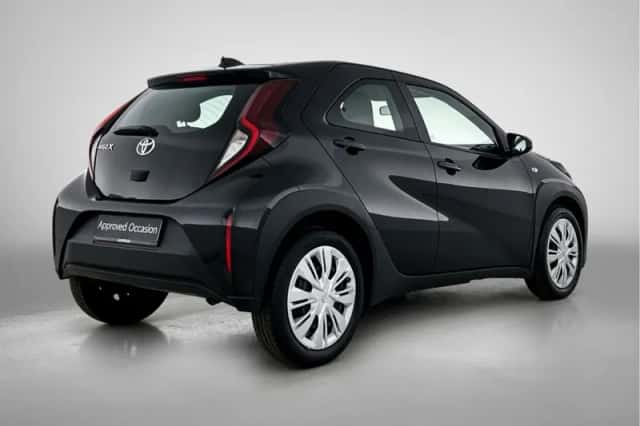 Toyota Aygo (2022) thumbnail 2