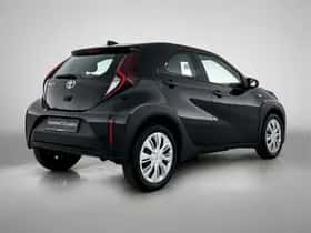 Toyota Aygo (2022) thumbnail 2