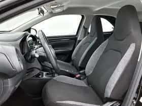 Toyota Aygo (2022) thumbnail 15