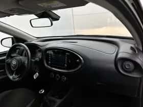 Toyota Aygo (2022) thumbnail 6