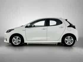 Toyota Yaris (2021) thumbnail 3