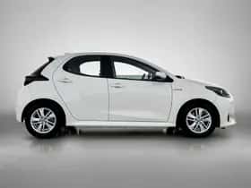Toyota Yaris (2021) thumbnail 4