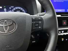 Toyota C-HR (2024) thumbnail 15
