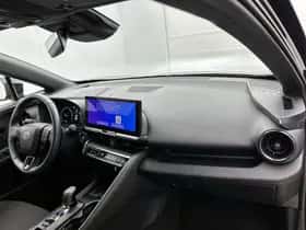 Toyota C-HR (2024) thumbnail 6