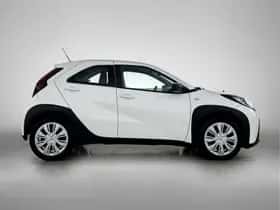 Toyota Aygo (2022) thumbnail 11