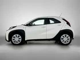 Toyota Aygo (2022) thumbnail 3