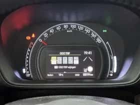 Toyota Aygo (2022) thumbnail 5