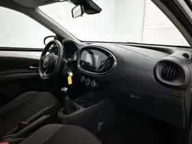 Toyota Aygo (2022) thumbnail 6