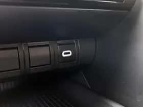 Toyota C-HR (2025) thumbnail 23