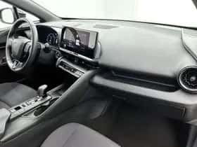 Toyota C-HR (2025) thumbnail 6