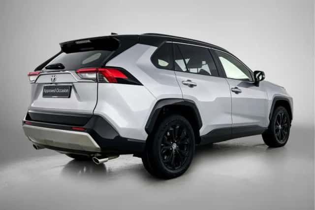 Toyota RAV4 (2022) thumbnail 3
