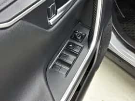 Toyota RAV4 (2022) thumbnail 24