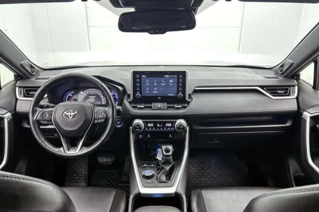 Toyota RAV4 (2022) thumbnail 5