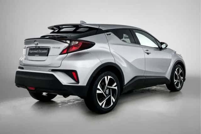Toyota C-HR (2023) thumbnail 2