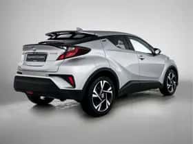 Toyota C-HR (2023) thumbnail 2