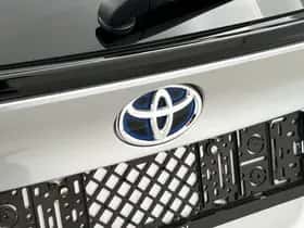 Toyota C-HR (2023) thumbnail 19
