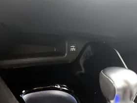 Toyota C-HR (2023) thumbnail 24