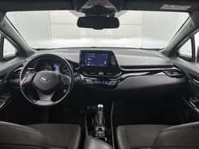 Toyota C-HR (2023) thumbnail 4